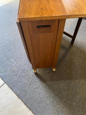 MID-CENTURY GATELEG DINING TABLE WITH 4 FOLDING CHAIRS STORED INSIDE THE TABLE