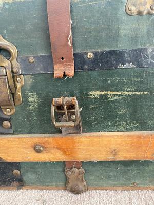 ANTIQUE TRUNK