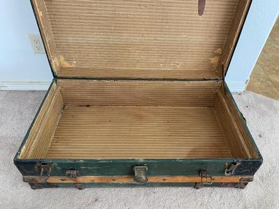 ANTIQUE TRUNK