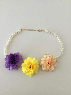 Beautiful floral fashion beaded necklace