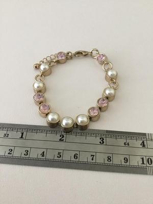 Gold tone fashion bracelet