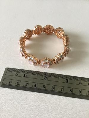Rose gold tone stretchy fashion bracelet