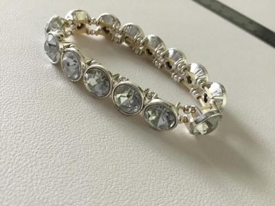 Silver tone stretchy fashion bracelet