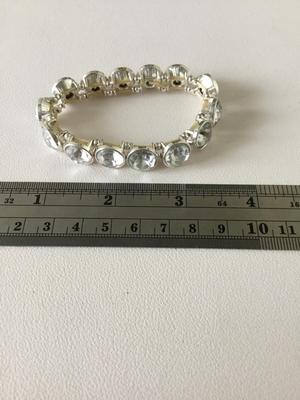 Silver tone stretchy fashion bracelet