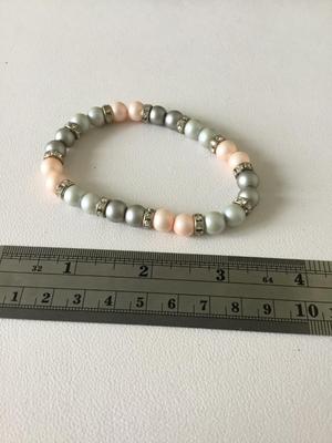 Beautiful stretchy beaded fashion bracelet