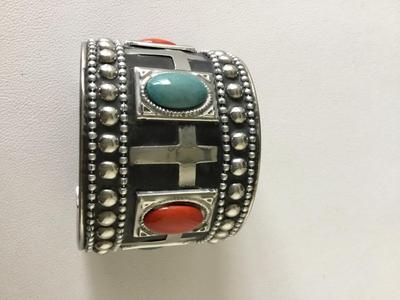 Fashion cuff bracelet