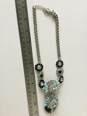 Beautiful rhinestone statement necklace