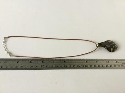 Beautiful glass type pendant fashion necklace