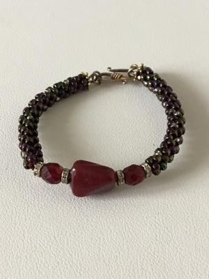 Vintage unmarked stone type beaded fashion bracelet
