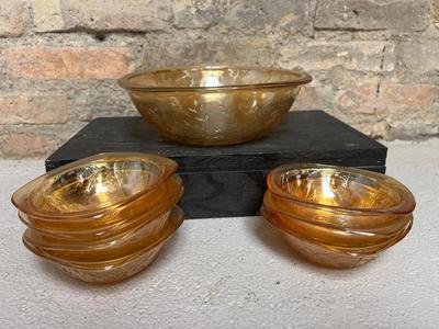 Tulip bowls and berry bowl set