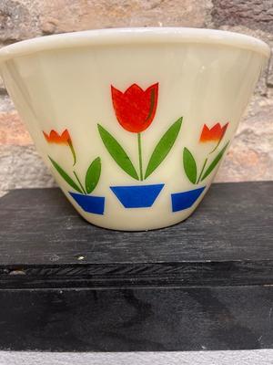 Tulip bowls and berry bowl set