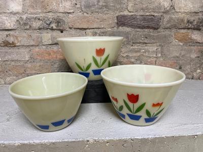 Tulip bowls and berry bowl set