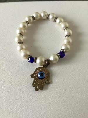 Beautiful stretchy fashion bracelet