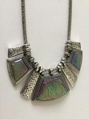 Beautiful unmarked statement necklace