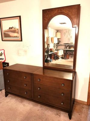 Lot #132 Romweber MCM Bedroom Dresser - 6 drawers