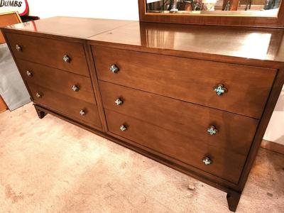 Lot #132 Romweber MCM Bedroom Dresser - 6 drawers