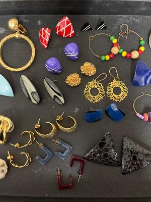 Vintage earrings lot