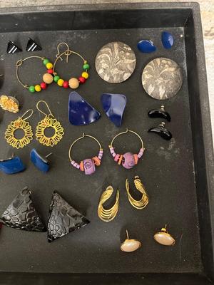 Vintage earrings lot