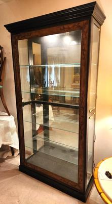 Lot #138 Lighted Display Cabinet
