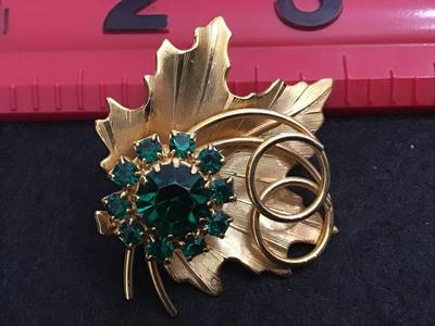 Green Rhinestones Gold Tone Vintage Brooch