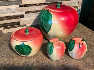Vintage 1950’s Apple Set