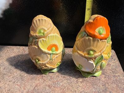 Vintage Salt/Pepper Shakers