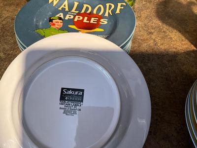 Waldorf Apples Sakura Oneida 7 plates/3 mugs