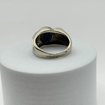 LOT 87J: 14k White Gold Ring w/ Blue Stone Size 5 (6.8g)