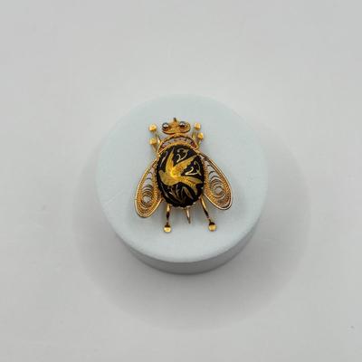LOT 88J: Vintage Damascene Fly Bug Goldtone Filigree Brooch