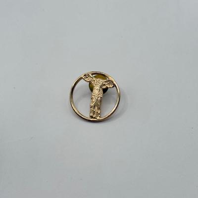 LOT 91J: Stretch Beaded Cuff Bracelet, Rhinestone Sweater Clip, Rings (Sz 5.5, 9, 11.5), Pins & Brooches