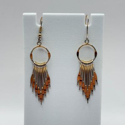 LOT 92J: Goldtone Jewelry - 17" Shell Necklace, Bracelets & Pierced Earrings