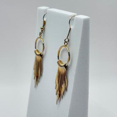 LOT 92J: Goldtone Jewelry - 17" Shell Necklace, Bracelets & Pierced Earrings