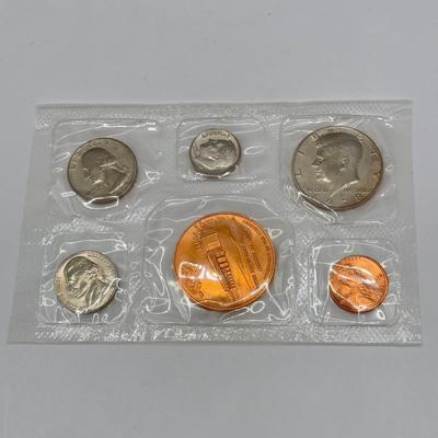 LOT 103J: 1977 Philadelphia Mint Proof Set & Colorized $2 Bill w/ COA