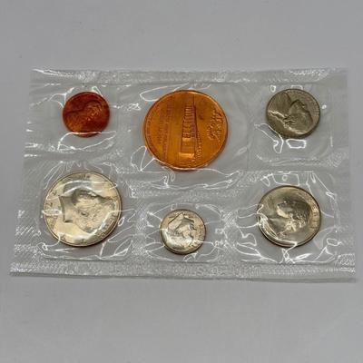 LOT 103J: 1977 Philadelphia Mint Proof Set & Colorized $2 Bill w/ COA