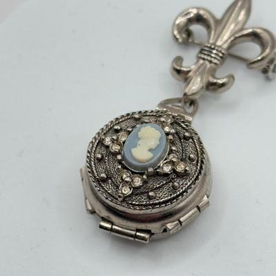 LOT 105J: Vintage Coro Cameo Locket Brooch