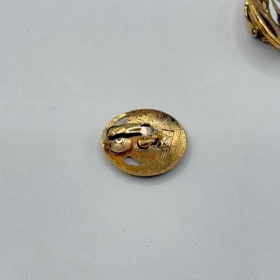 LOT 108J: 1/20 14k Gold Filled Pen, Vintage Stratton Compact, Teal Jewelry Bag & Clip on Earrings