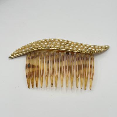 LOT 109J: Vintage “Pearl” Collection - Hair Comb & Necklaces