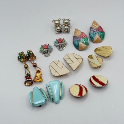 LOT 110J: Collection of Vintage Clip On Earrings - Enamel & More
