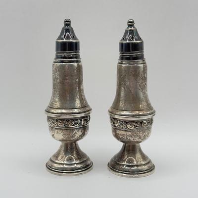 LOT 123K: Vintage Weighted Sterling Silver AMC Salt & Pepper Shakers 636
