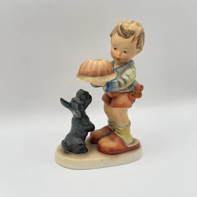 LOT 135K: Vintage Goebel MI Hummel "Begging His Share" Porcelain Figurine