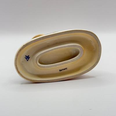 LOT 135K: Vintage Goebel MI Hummel "Begging His Share" Porcelain Figurine