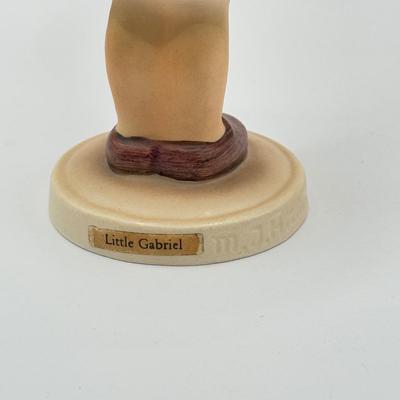 LOT 136K: Vintage Goebel MI Hummel Porcelain Figurines - "Little Gabriel" 32/0, "Happy Traveler" 109/0 &...