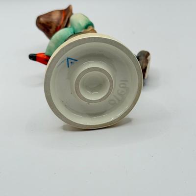 LOT 136K: Vintage Goebel MI Hummel Porcelain Figurines - "Little Gabriel" 32/0, "Happy Traveler" 109/0 &...
