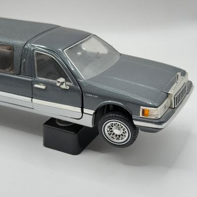 LOT 142K: Model Vehicles - 1:24 Ford Lincoln Limousine, Wooden 1920s Style Car & Derby Car
