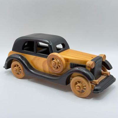 LOT 142K: Model Vehicles - 1:24 Ford Lincoln Limousine, Wooden 1920s Style Car & Derby Car