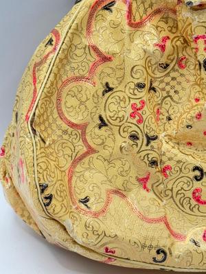 LOT 148K: Vintage Gold Evening Shoes w/ Ornate Design Bag