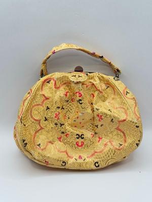 LOT 148K: Vintage Gold Evening Shoes w/ Ornate Design Bag