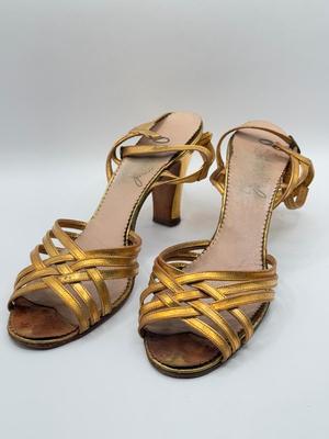LOT 148K: Vintage Gold Evening Shoes w/ Ornate Design Bag
