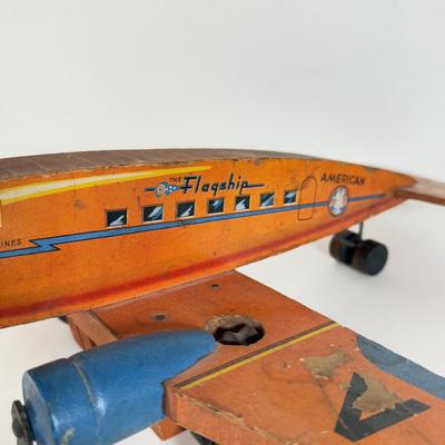 LOT 152 O: Vintage Fischer Price American Airlines Flagship Wooden Airplane Toy