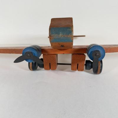 LOT 152 O: Vintage Fischer Price American Airlines Flagship Wooden Airplane Toy